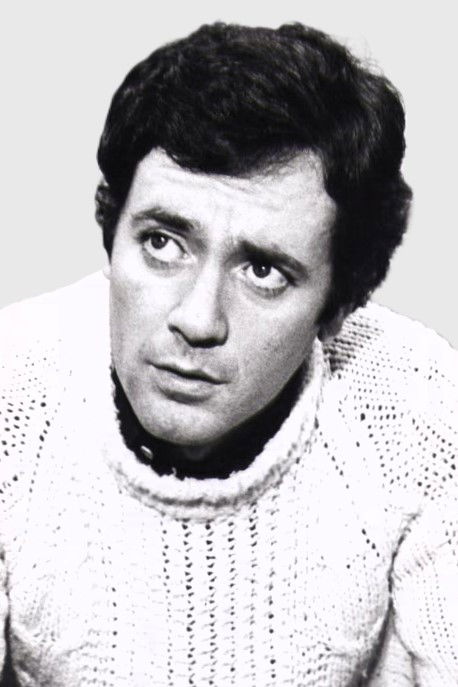 Víctor Petit backdrop