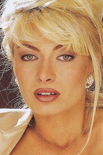 Lea Martini backdrop