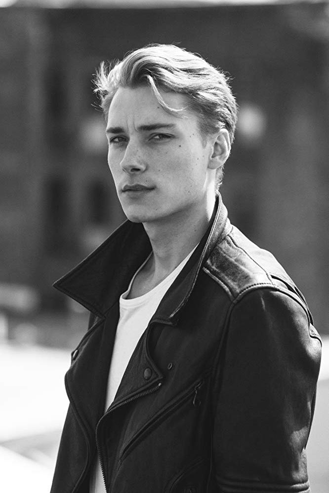 Niclas Gillis backdrop