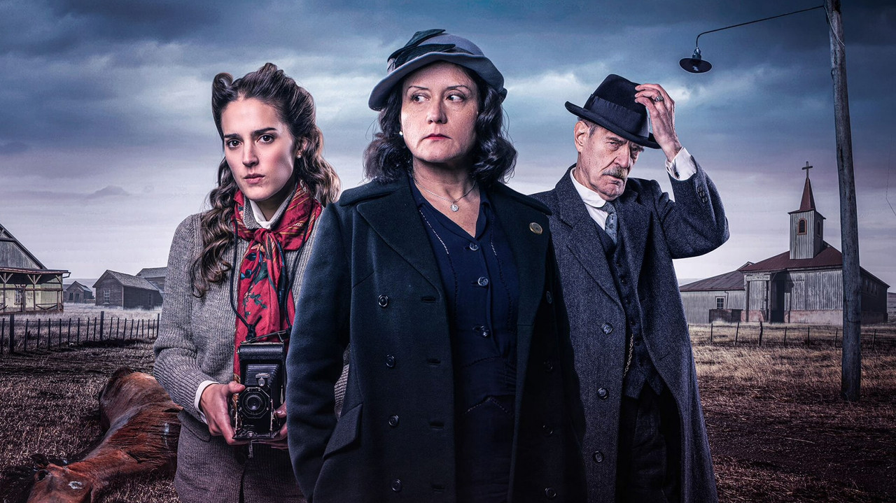 Helga dhe Flora backdrop