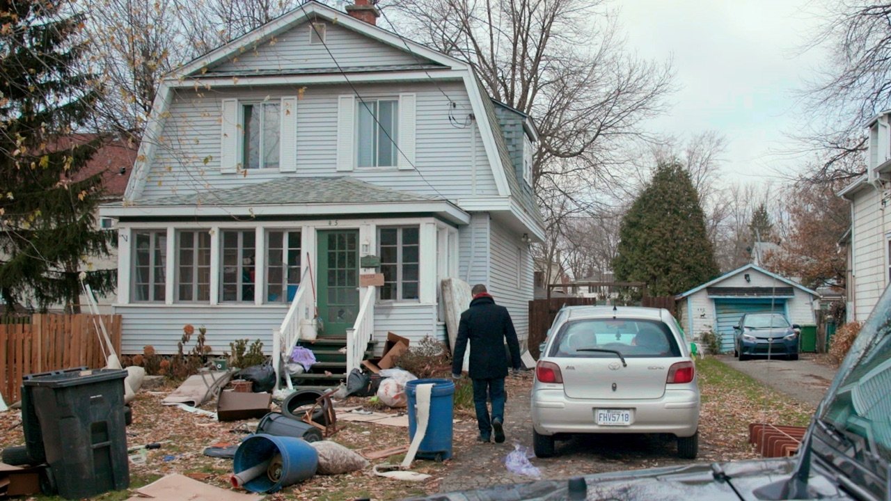 Saktësisht në pengmarrje backdrop