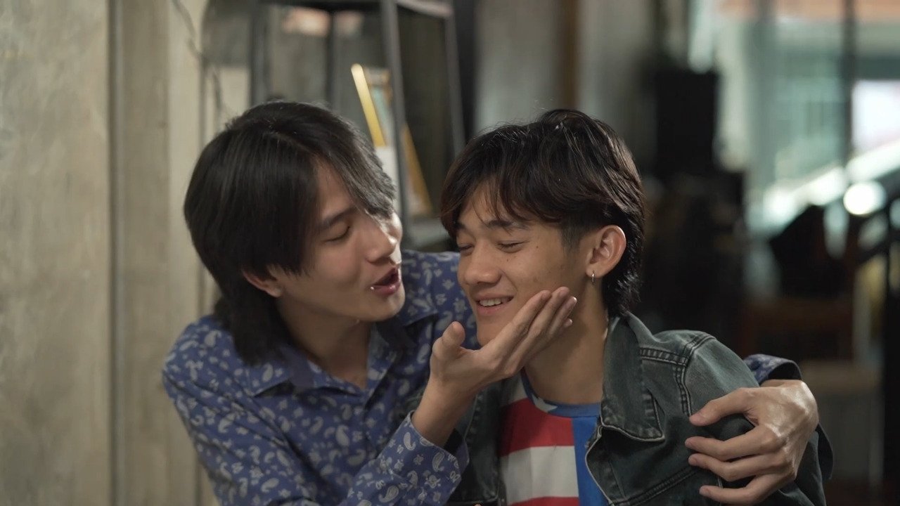 Karpi i Rinjëruar backdrop