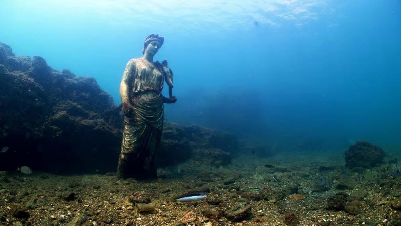 Divorce His, Divorce Hers backdrop