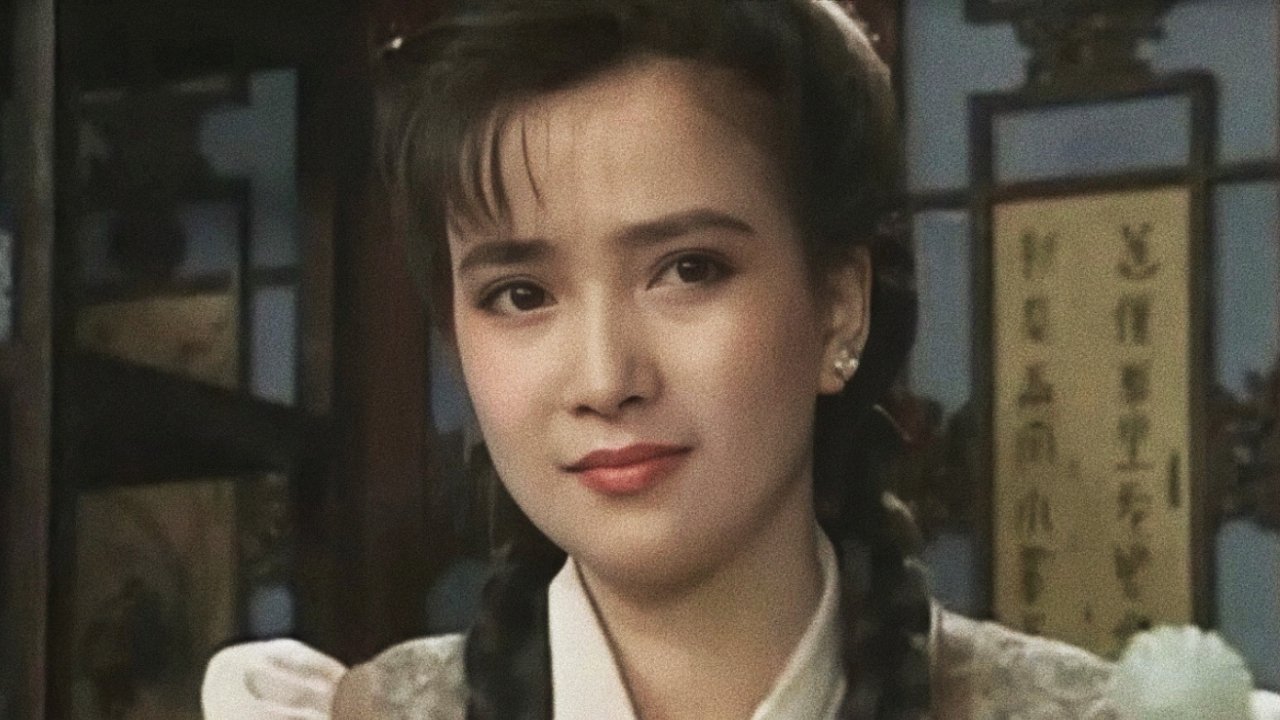 Bar i Gjelbër Pranë Lumit backdrop