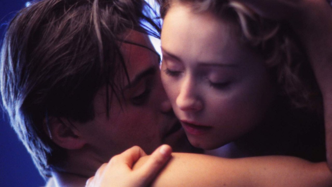 Diarët e Këpucëve të Kuqe backdrop