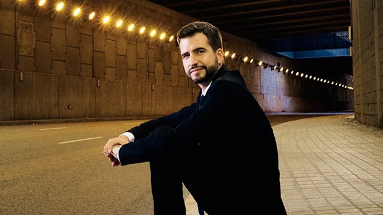 Lojëra në Madhësi të Jetës backdrop