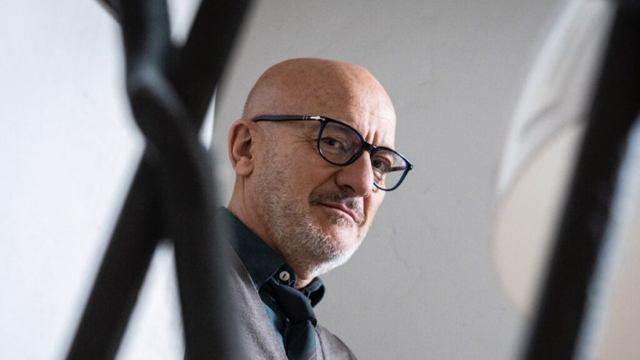 Të gjithë fajin e ka Freud backdrop