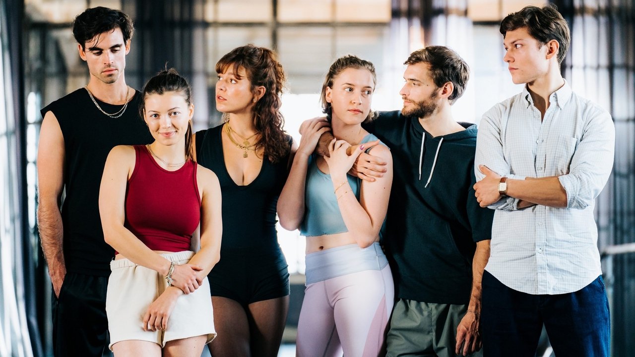 Edhe Më Afër backdrop