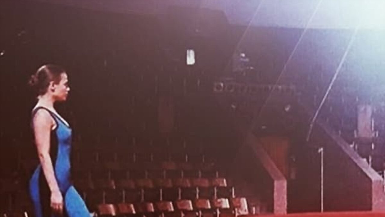 Të Dashuruar në Të Kërcyer backdrop