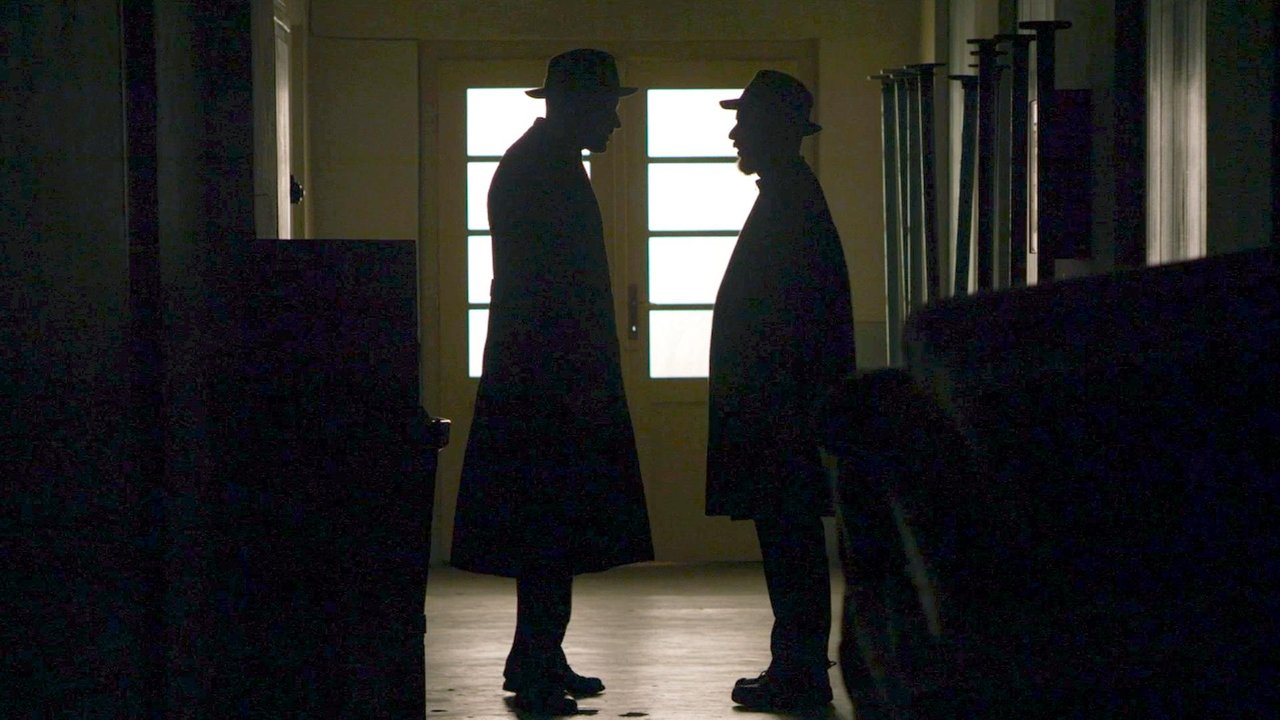 Spiunët e Luftës backdrop