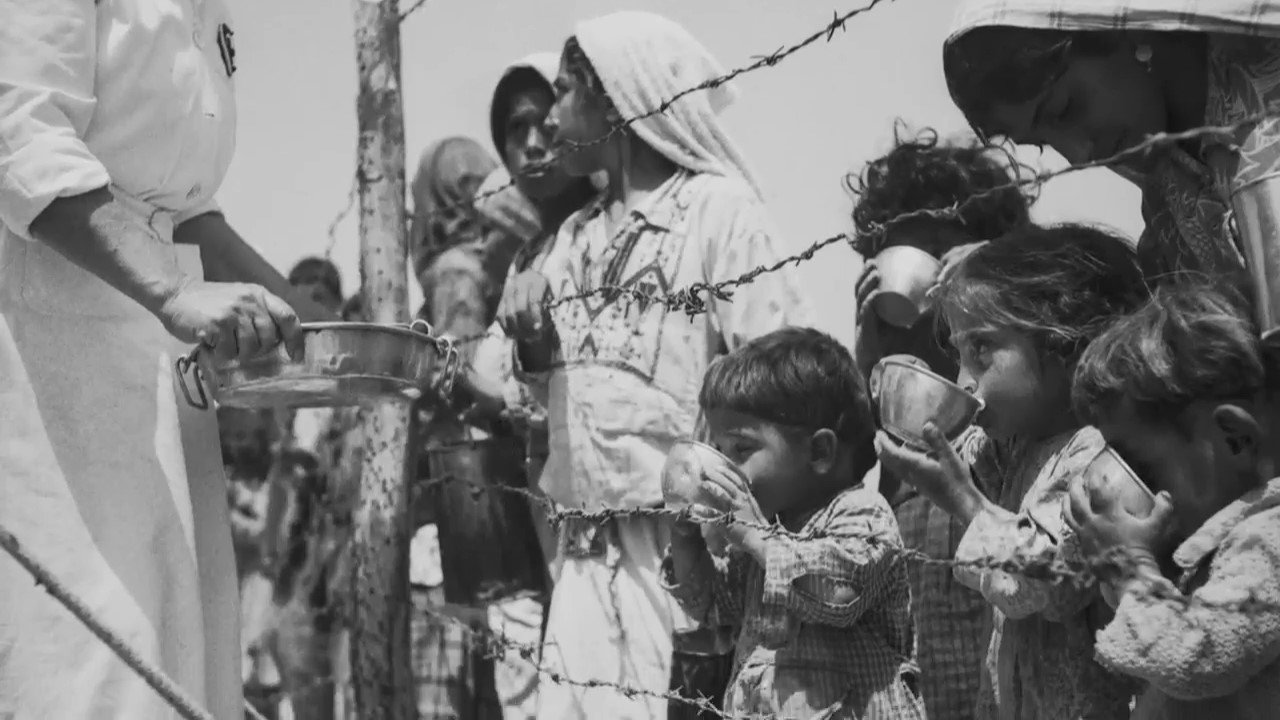 Rrënjët e Ngatërruara backdrop