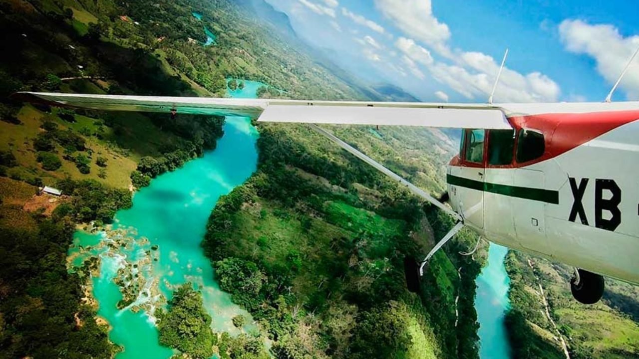 Avionët e skajit të botës backdrop