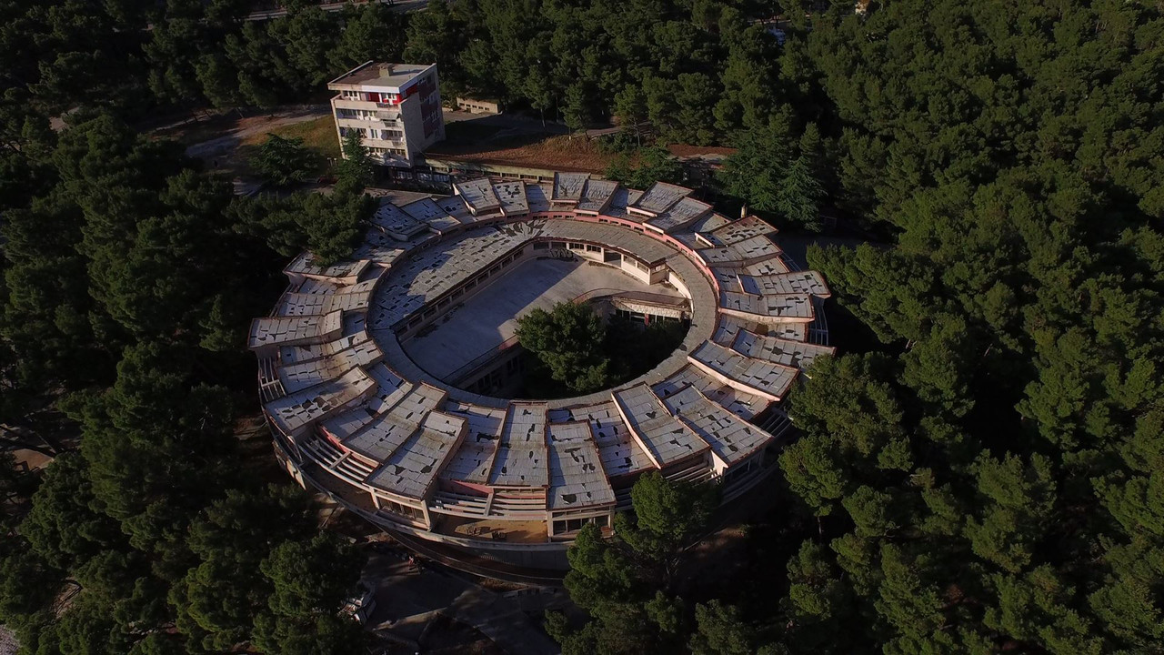 Beton i Fjetur backdrop