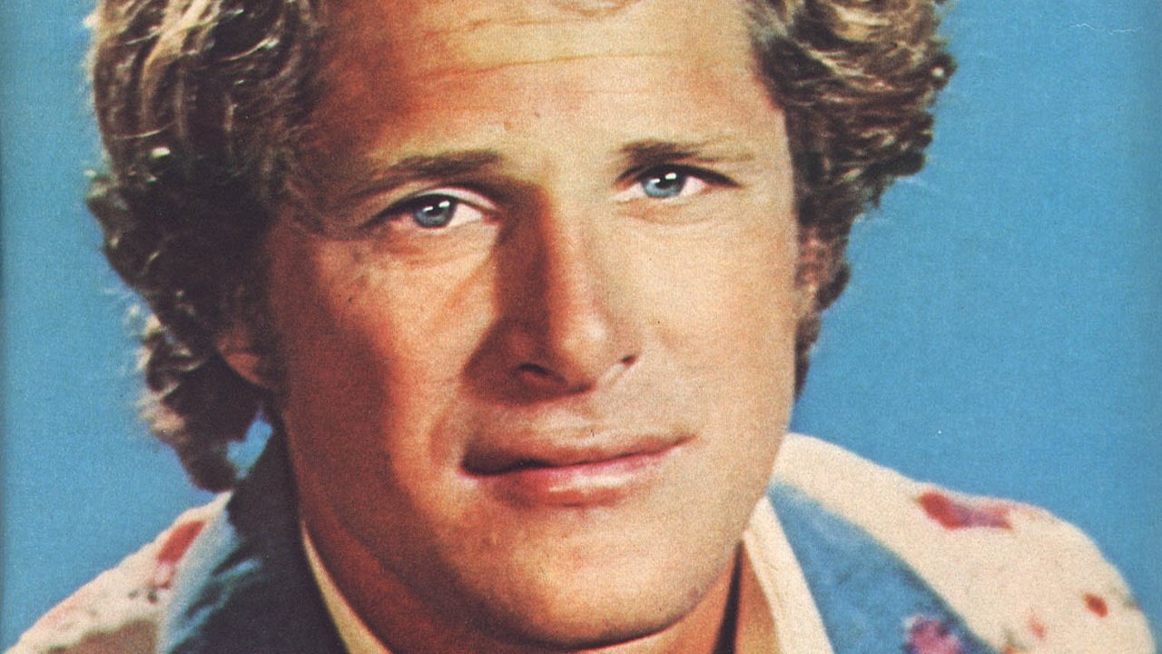 Njeriu Binjak backdrop