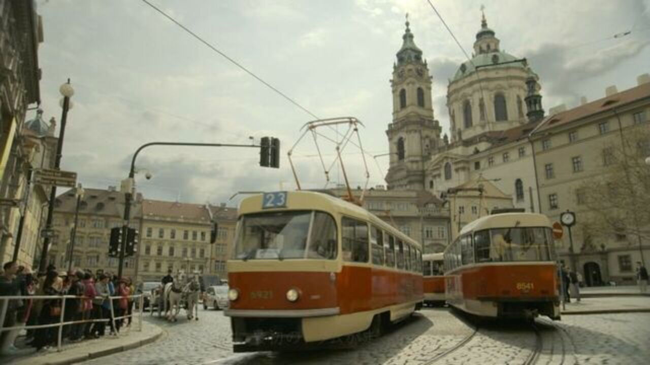 Udhëtimi me Tram në Evropë backdrop