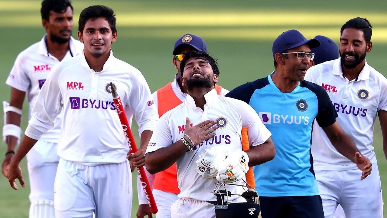 Këmbësorët e Poshtëm backdrop