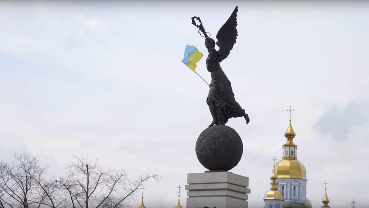 Lufta në Evropë - Drama e Ukrainës backdrop