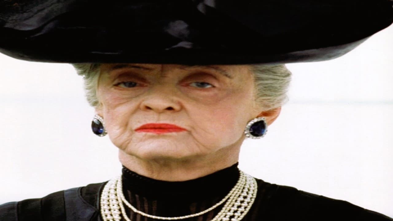 Gloria e Vogël... E Lumtur përfundimisht backdrop