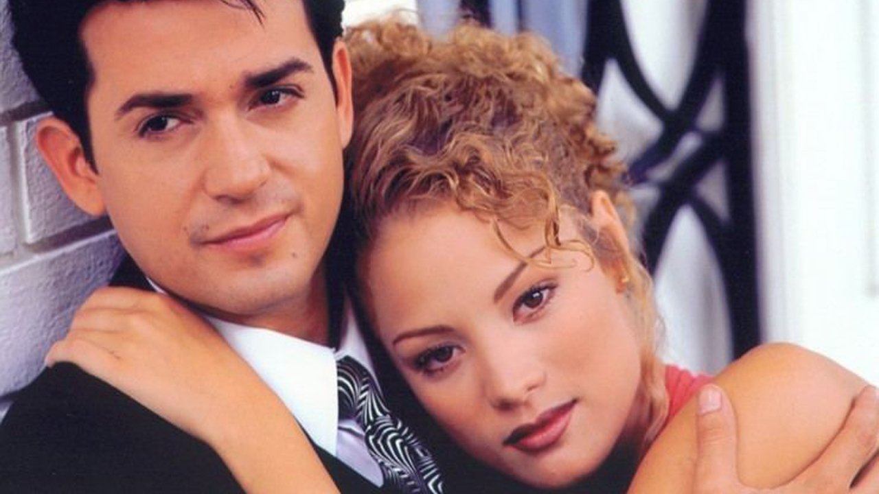 Gruaja Sekrete backdrop