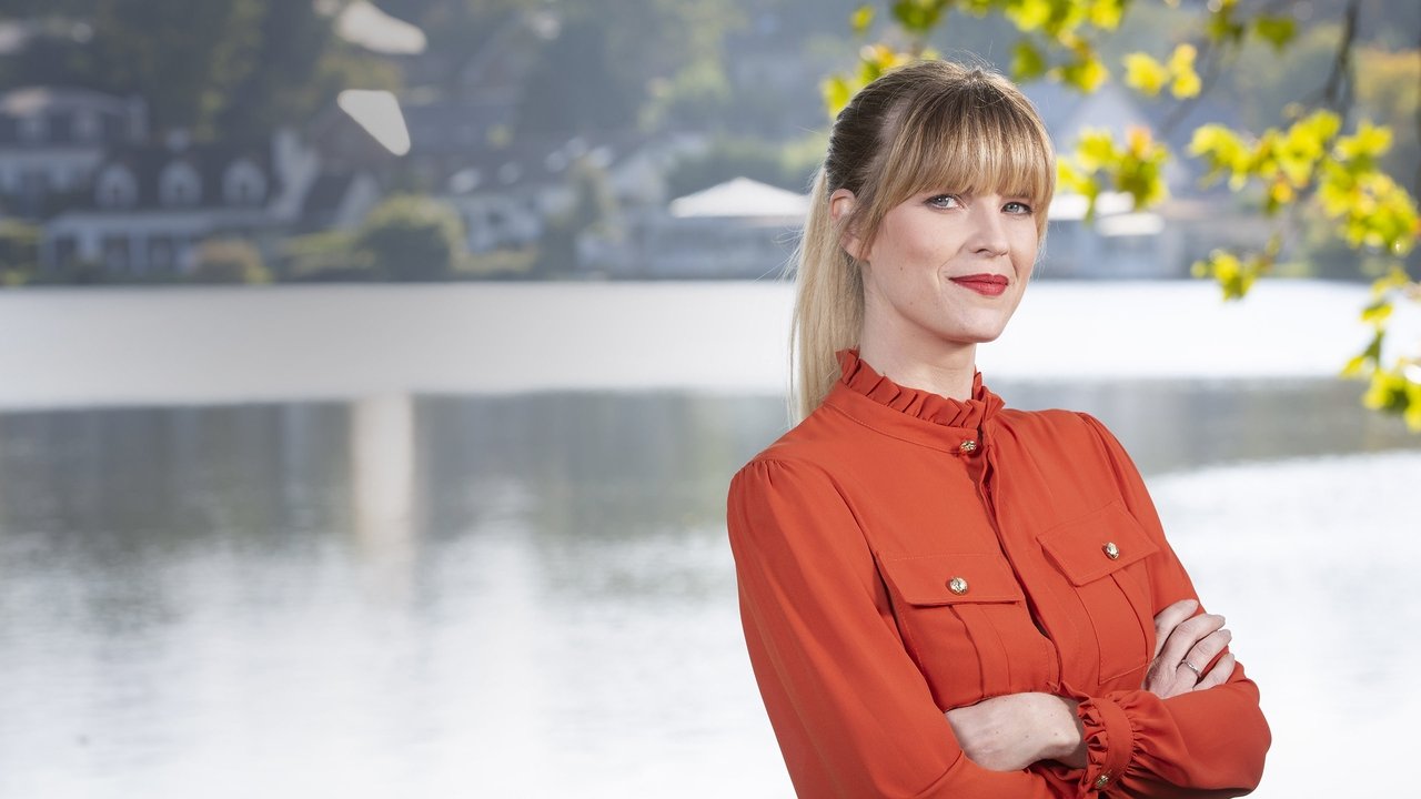 Je vends ma maison translates to Po e shes shtëpinë time in Albanian backdrop