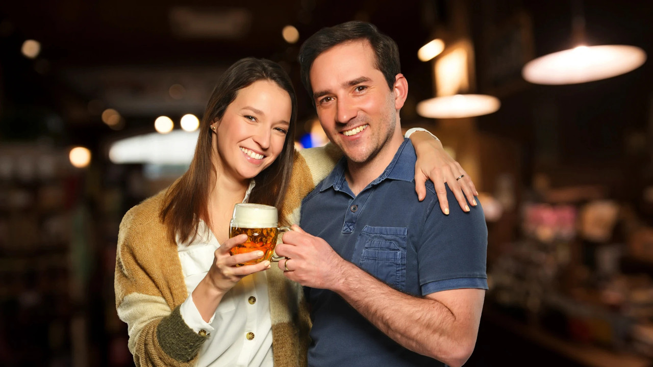 Bota e hidhur backdrop