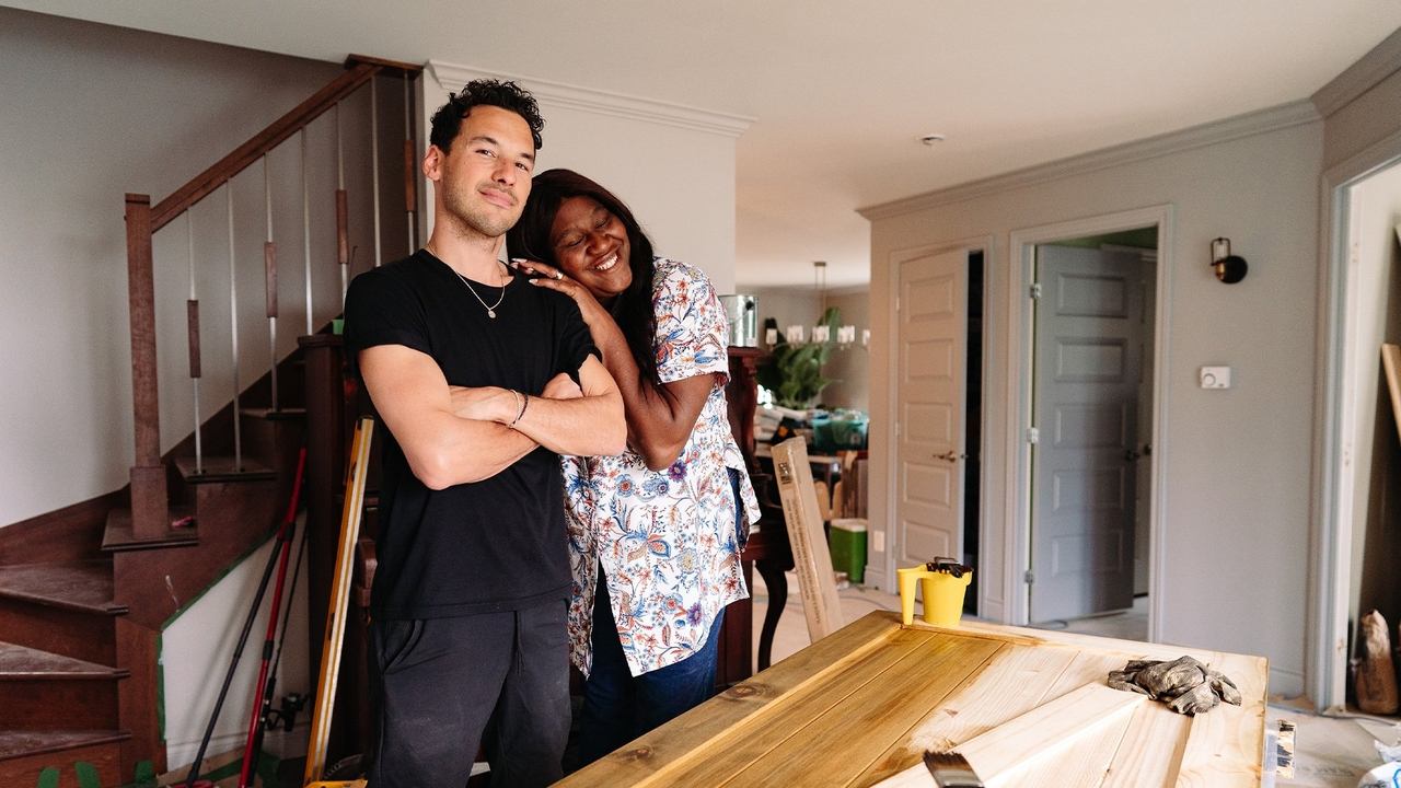 Shtëpia ime e parë backdrop