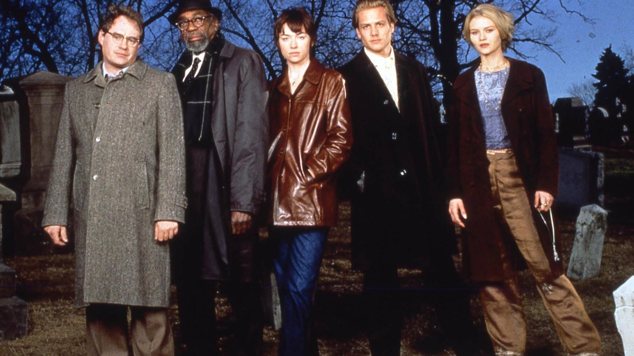 Të Tjerët backdrop