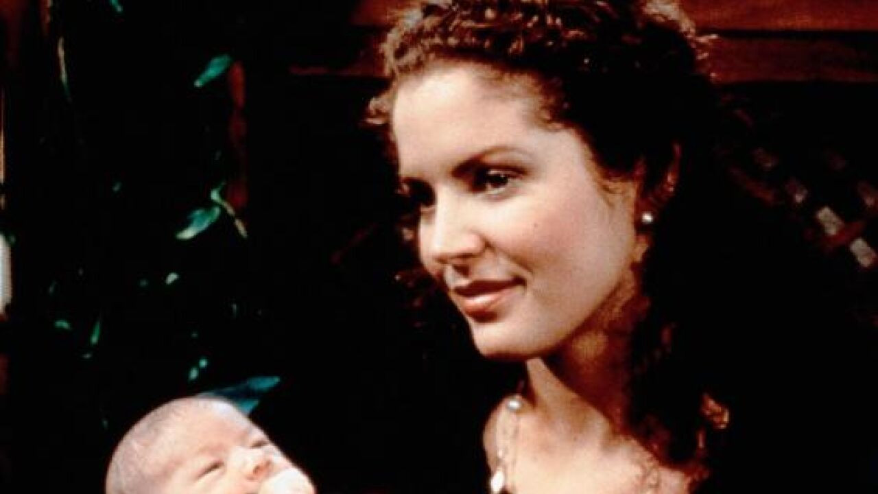 Mia, dashuria ime e jetës backdrop