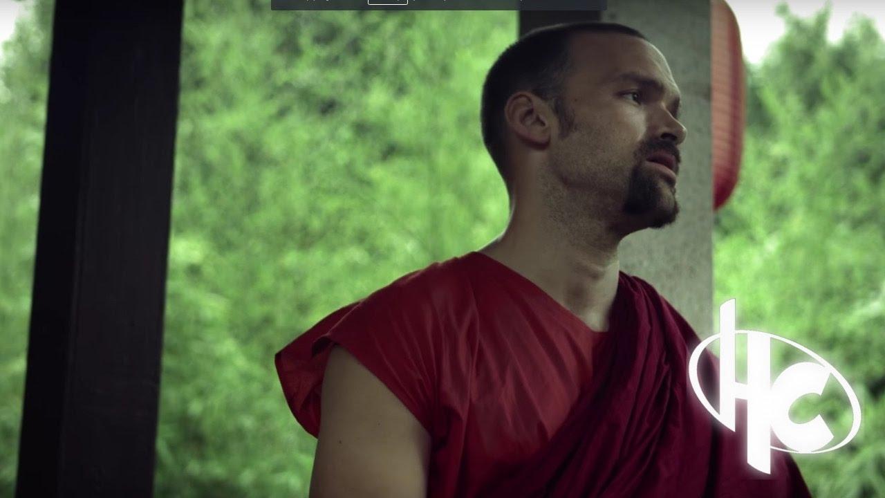 Hero Corp: Rruga e Klausit backdrop