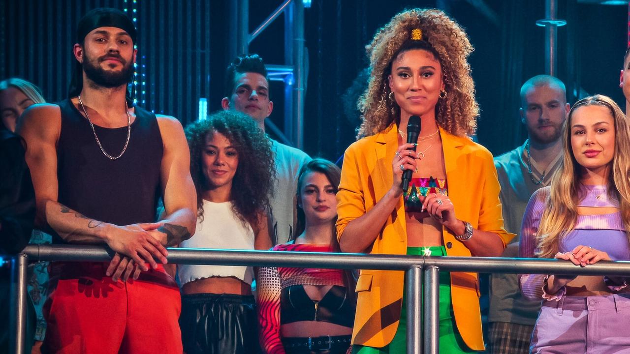 Kërcim 100 backdrop