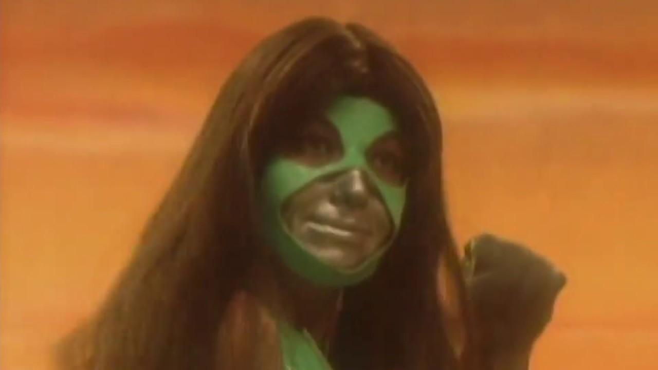 Bojaxhiu Adoleshent Alien Luftëtarët nga Beverly Hills backdrop