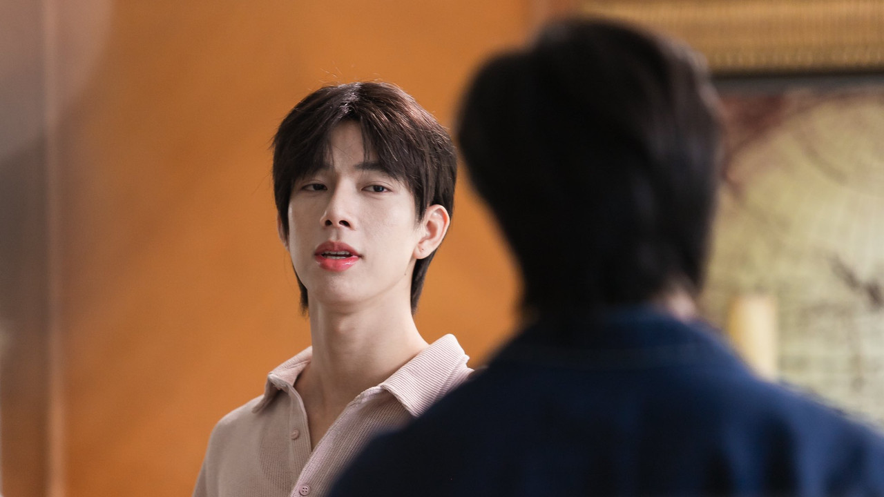 Të Çmendur, Të Bukur, Të Pasur backdrop