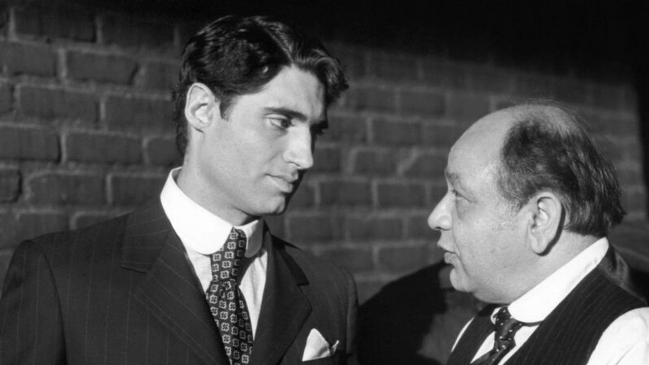 Kronikat e Gangsterëve backdrop