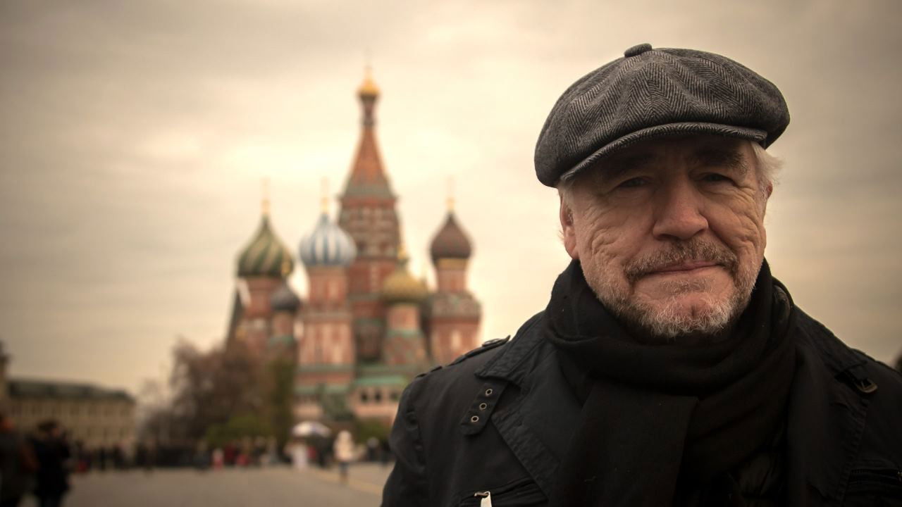 Rusia e Brian Cox-it backdrop