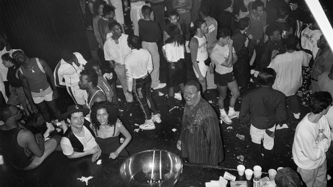 Disco: Zëri i një Revolucioni backdrop