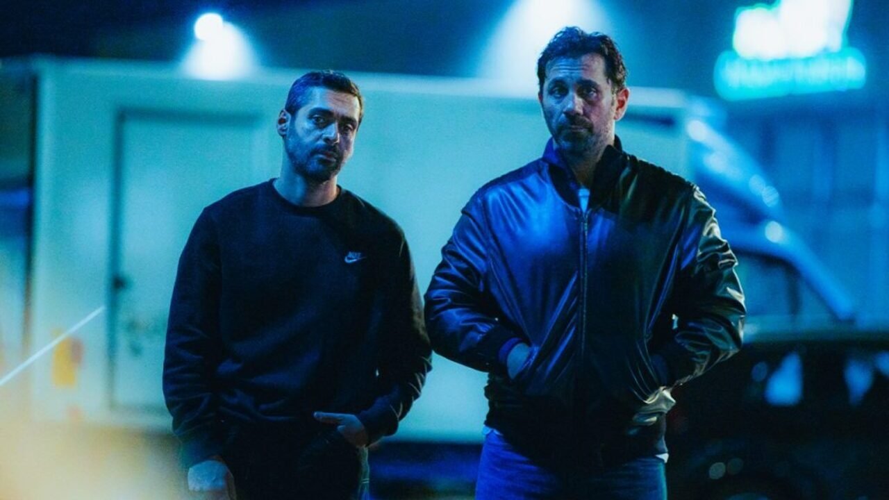 Grabitja me Helikopter backdrop