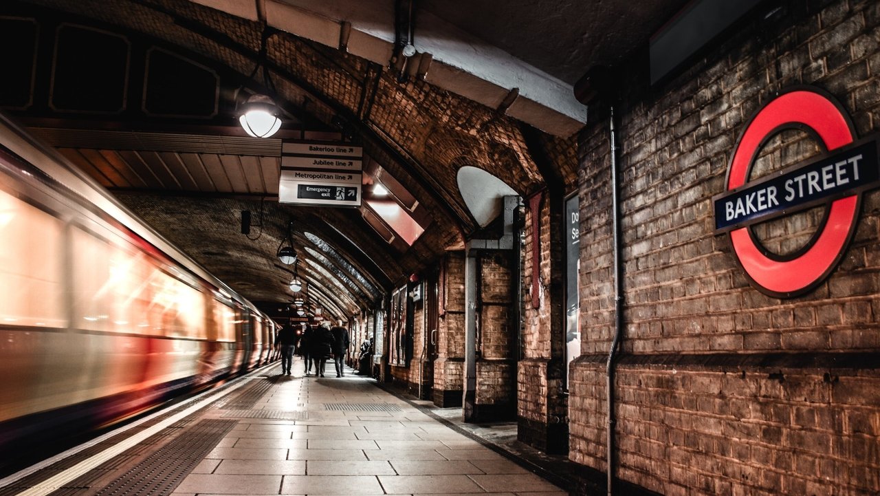 Subway-t e Botës backdrop