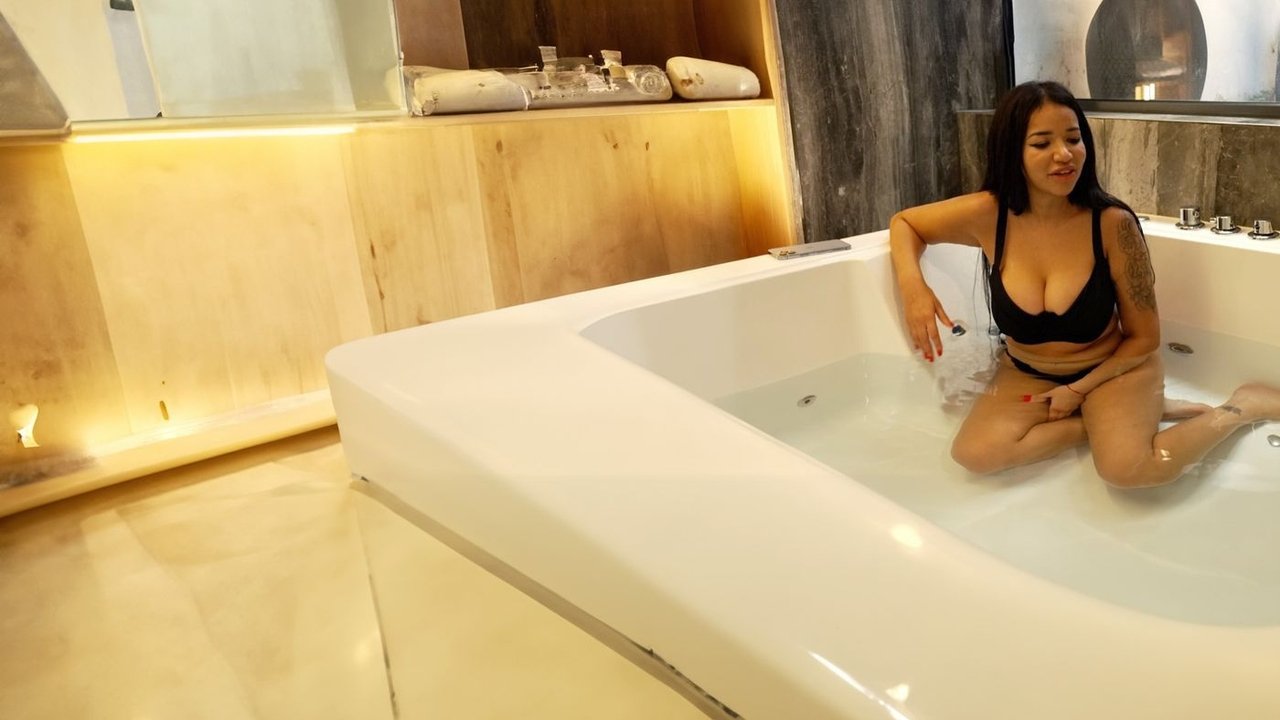 Influencues: anasjelltas e skenës backdrop