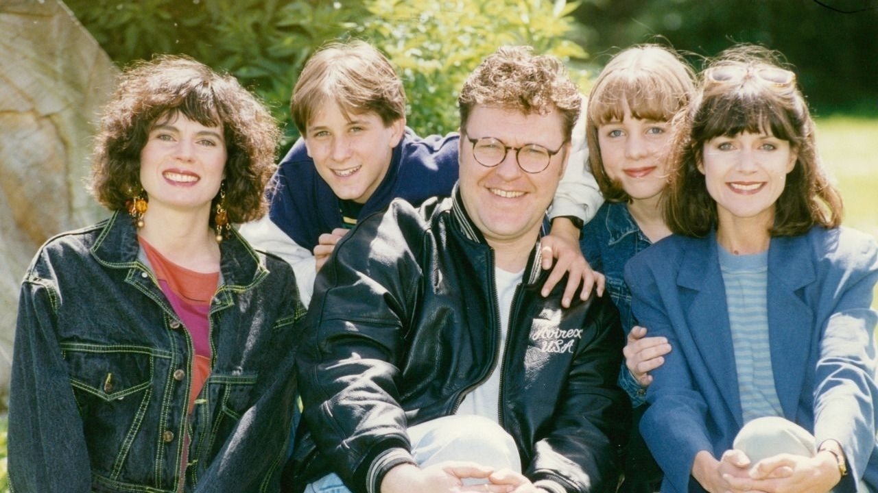 2Pikë4 Fëmijë backdrop