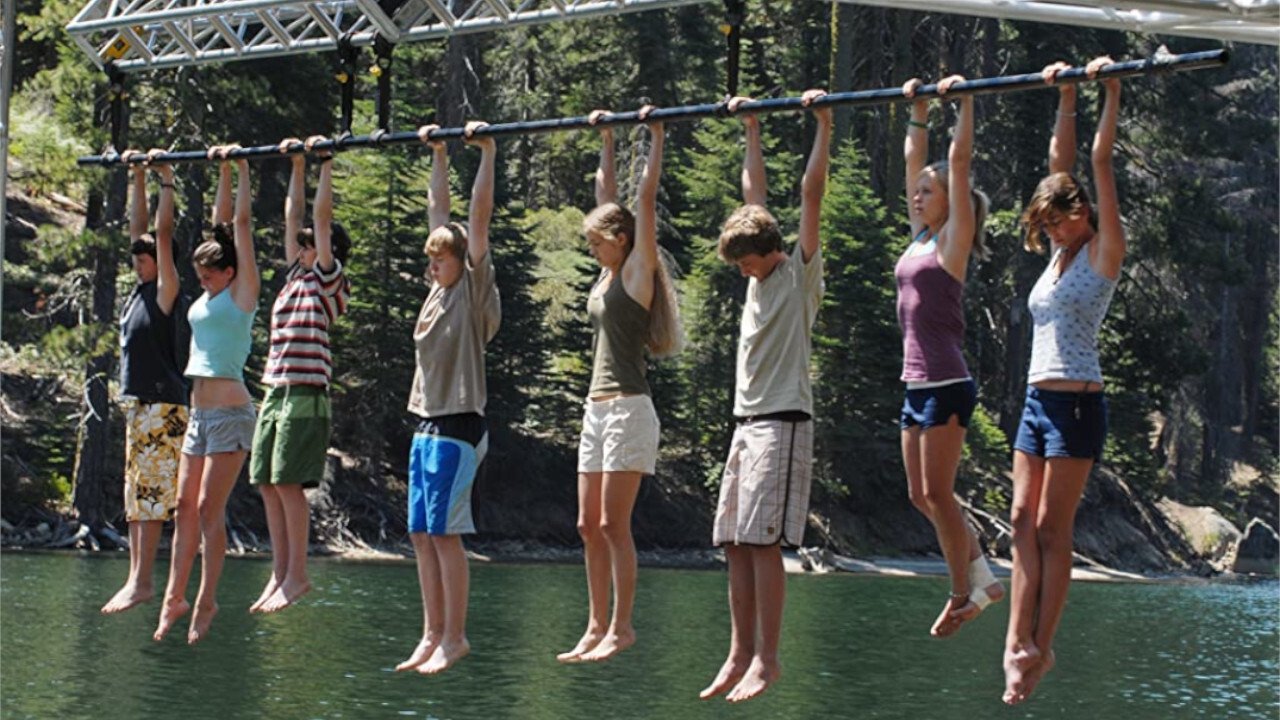 Qëndrueshmëri backdrop