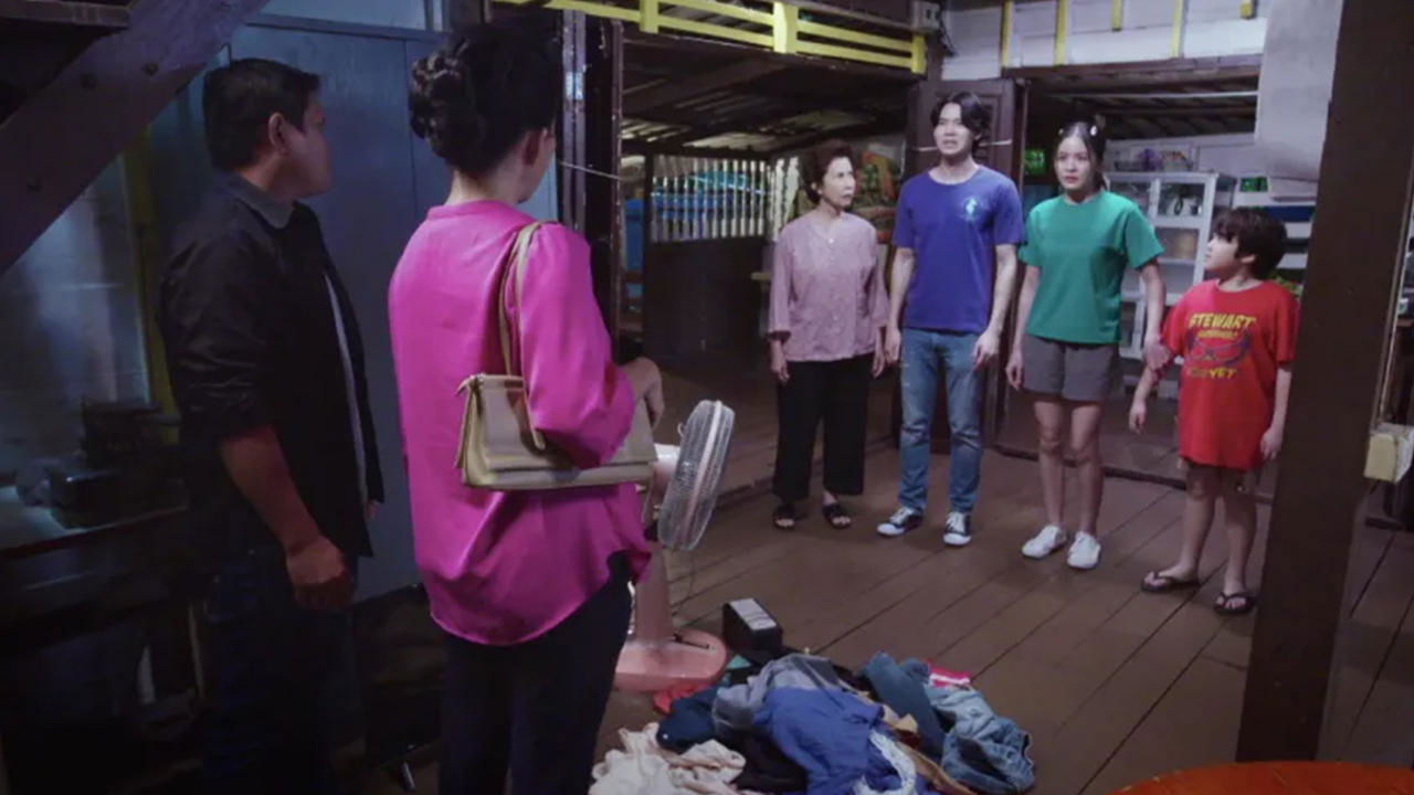 Pushteti i Trishtë backdrop