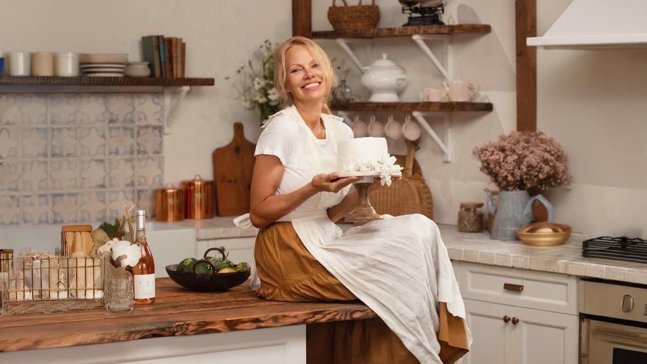 Gatimi me Dashuri i Pamela-s backdrop