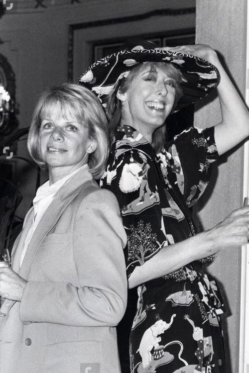 Vajzat e Vogla të Pasura poster