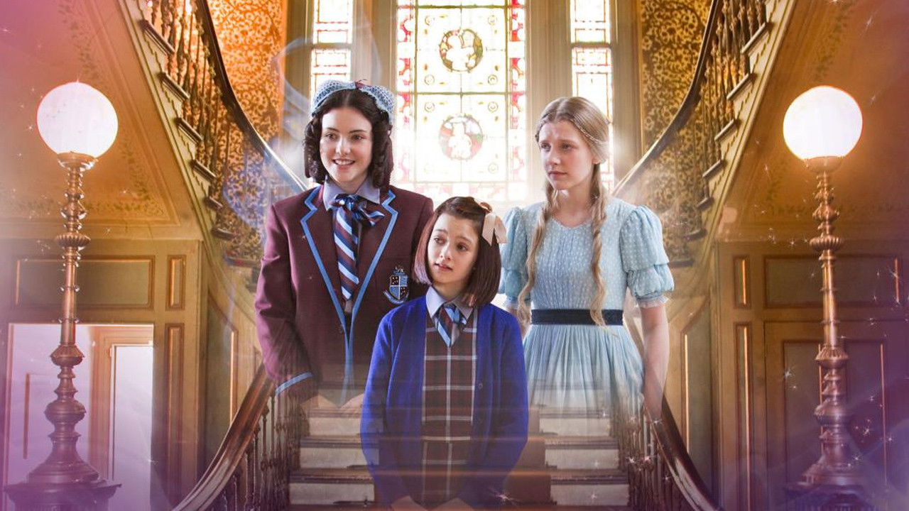 E Vdekur Bukur backdrop