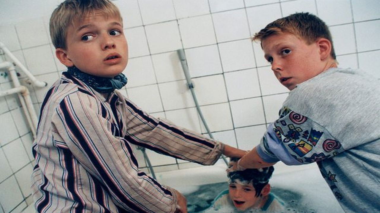 Atje ku bien yjet backdrop