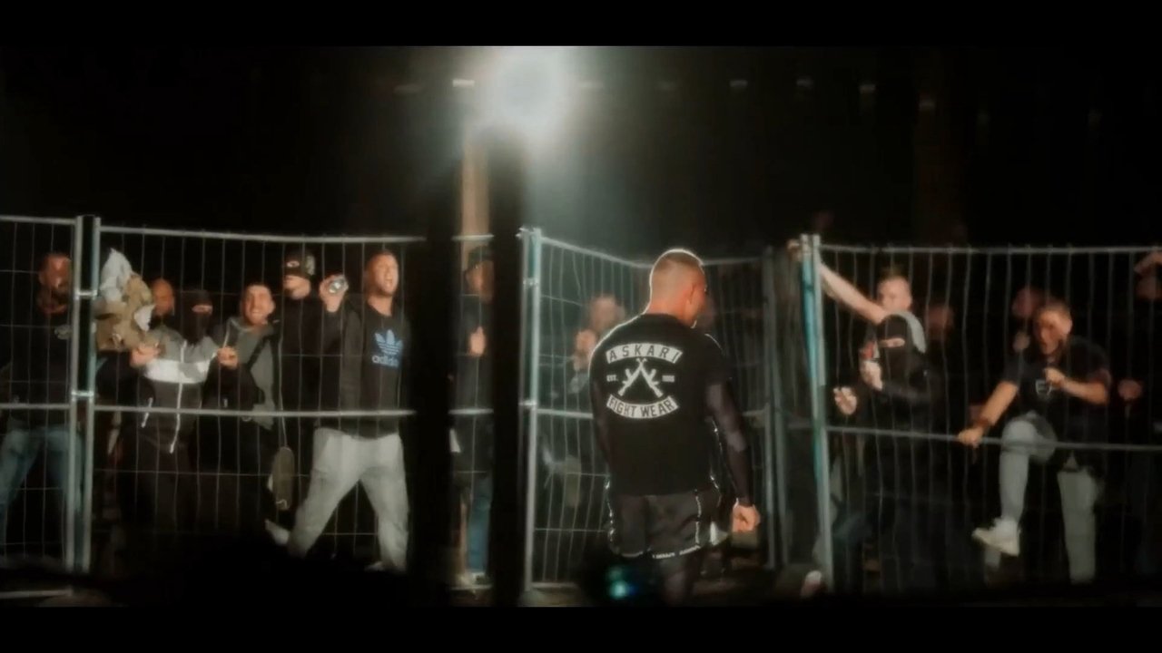 Klubi i Luftës backdrop