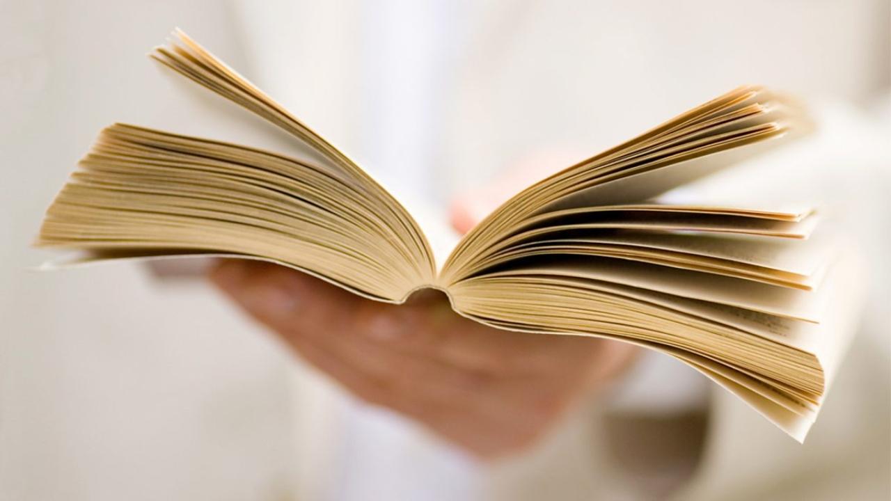 Bukuria e Librave backdrop