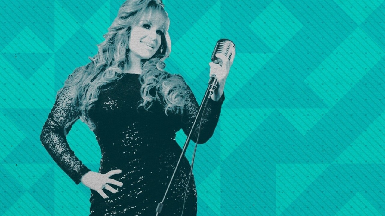 E Dua Jenni backdrop