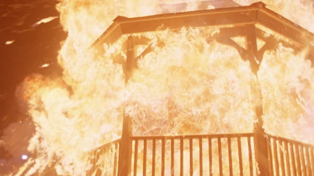 Fillonjësja e Zjarrit Riaktivizuar backdrop