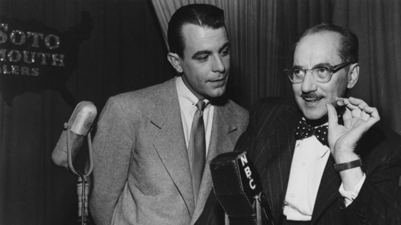 Ti Vëren Jetën Tënde backdrop